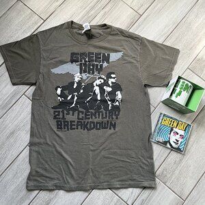 Green Day ¡Tré! CD, 20th Century Breakdown T Shirt & Mug Bundle